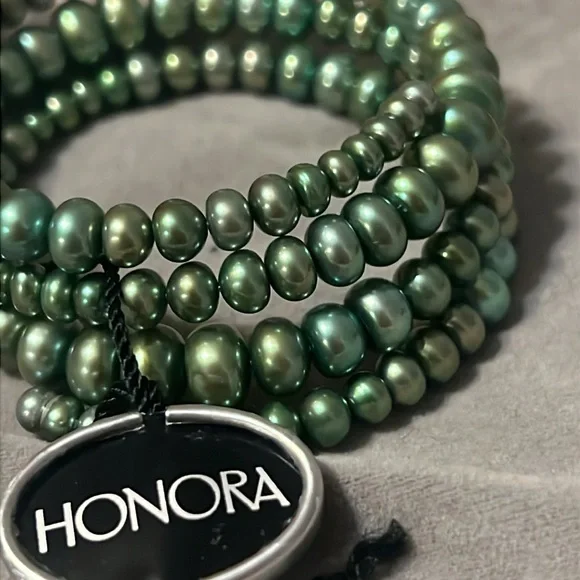 Honora Green Pearl Bracelet - Picture 2 of 4